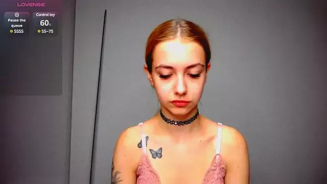A_Karolina from StripChat is Freechat
