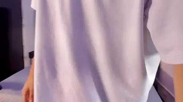 Entertain your itch for girls livestreamers with our collection of stunning models, skilled in the art of temptation and delight.