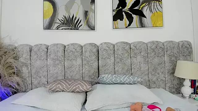 Entertain your itch for girls livestreamers with our collection of stunning models, skilled in the art of temptation and delight.