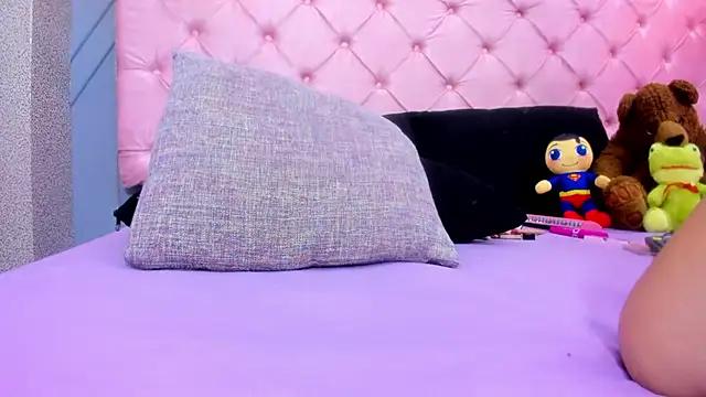 Entertain your itch for girls livestreamers with our collection of stunning models, skilled in the art of temptation and delight.