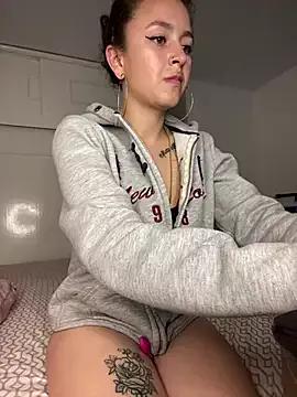 Adhara_cambell from StripChat is Freechat