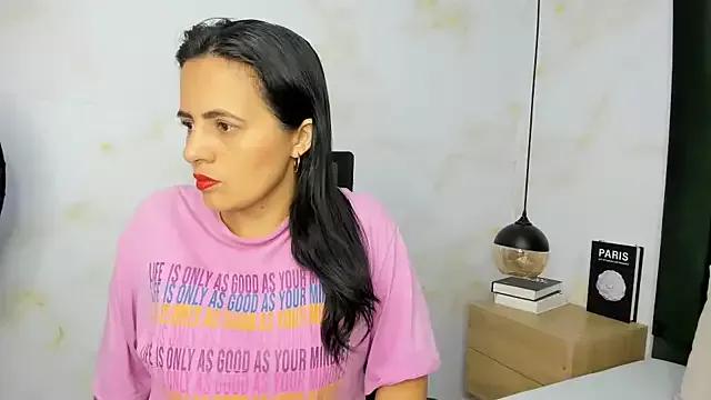 africa_holmes from StripChat is Freechat