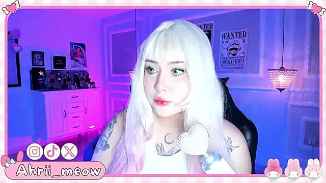 Entertain your itch for girls livestreamers with our collection of stunning models, skilled in the art of temptation and delight.