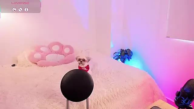 aisharose_ from StripChat is Freechat
