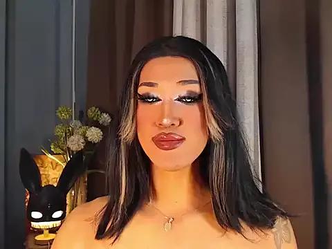 AleinaCroft from StripChat is Freechat
