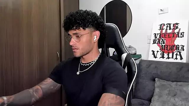Alessandro_Vanni from StripChat is Freechat