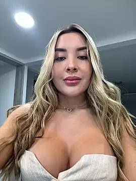 Entertain your itch for girls livestreamers with our collection of stunning models, skilled in the art of temptation and delight.