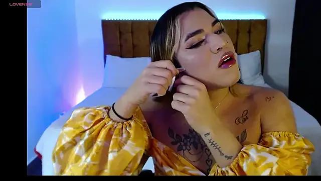 alexiaaross from StripChat is Freechat