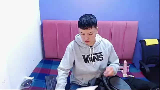 alexmadisoncm101 from StripChat is Freechat