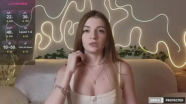 Alice-Meow from StripChat is Freechat