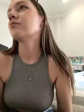 AliceBrayan from StripChat is Freechat