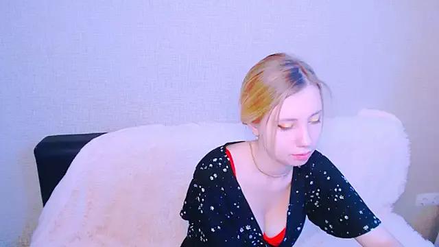 Entertain your itch for girls livestreamers with our collection of stunning models, skilled in the art of temptation and delight.