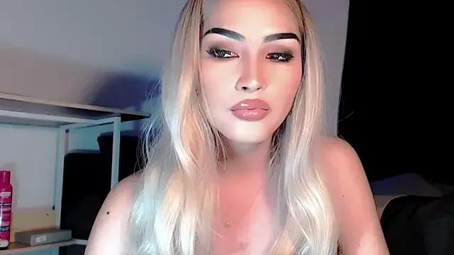 Entertain your itch for girls livestreamers with our collection of stunning models, skilled in the art of temptation and delight.