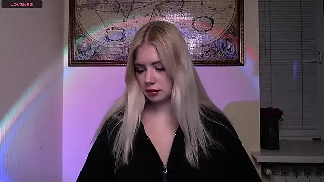 AliceHotty_ from StripChat is Freechat