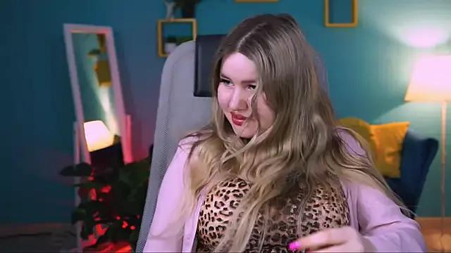 AliceRiwe from StripChat is Freechat