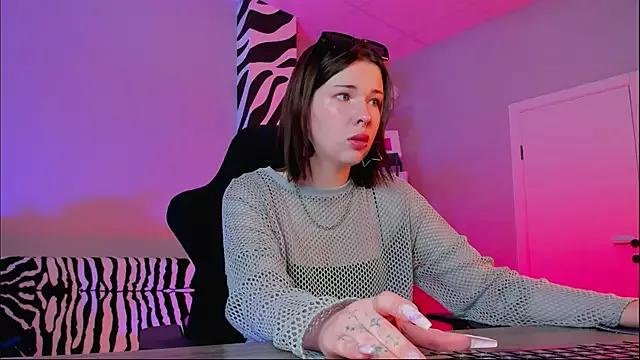 Entertain your itch for girls livestreamers with our collection of stunning models, skilled in the art of temptation and delight.