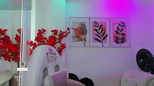 Alicia_leclair from StripChat is Freechat