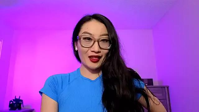 Aliciaz3 from StripChat is Freechat