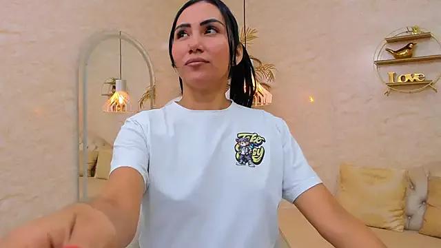 ALIKASKINNYY from StripChat is Freechat