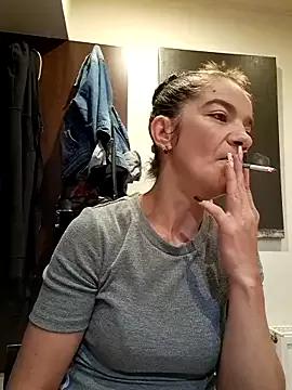 alinaalinutzq from StripChat is Freechat