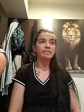 alinaalinutzq from StripChat is Freechat
