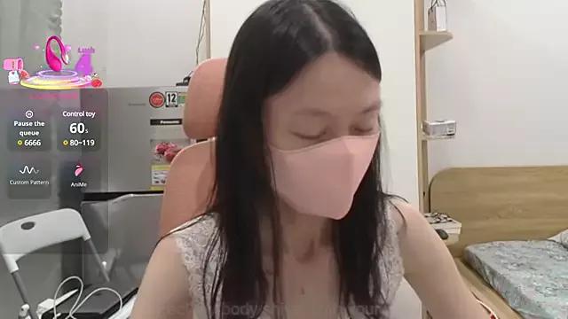 AlinaBaby_T from StripChat is Freechat