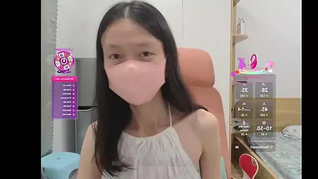 AlinaBaby_T from StripChat is Freechat