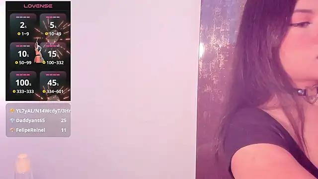allie_bounceboobs from StripChat