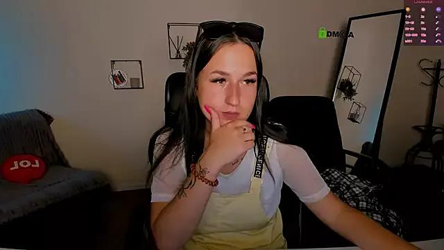 alma_black from StripChat is Freechat