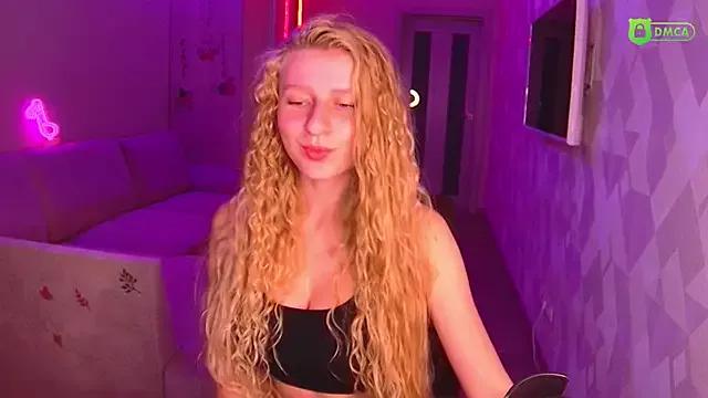 AmaliaQueen from StripChat is Freechat