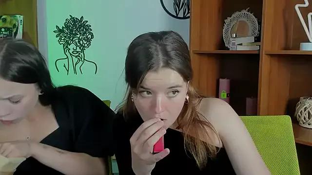 amanda-miki from StripChat is Freechat