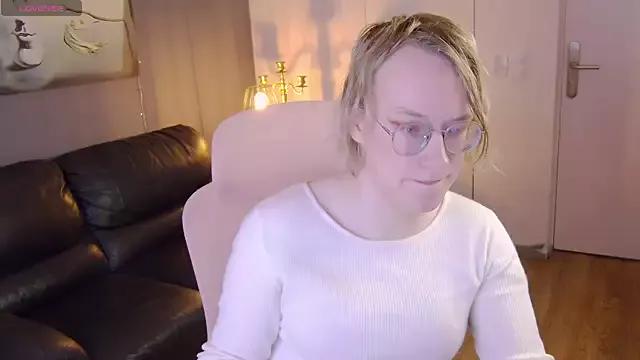 Entertain your itch for girls livestreamers with our collection of stunning models, skilled in the art of temptation and delight.