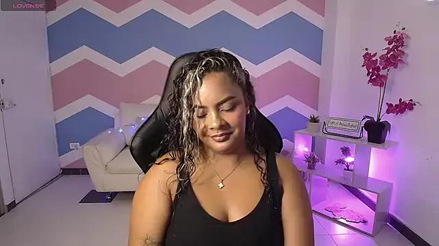 Amaranta_Rousse from StripChat is Freechat