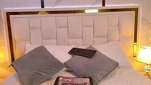ambar_rosse25 from StripChat is Freechat