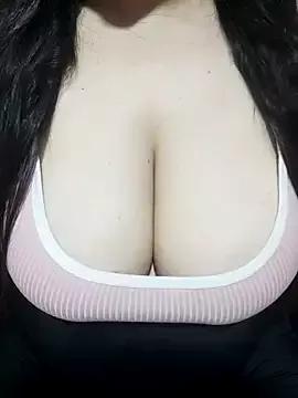 Amber-Sexy from StripChat is Freechat