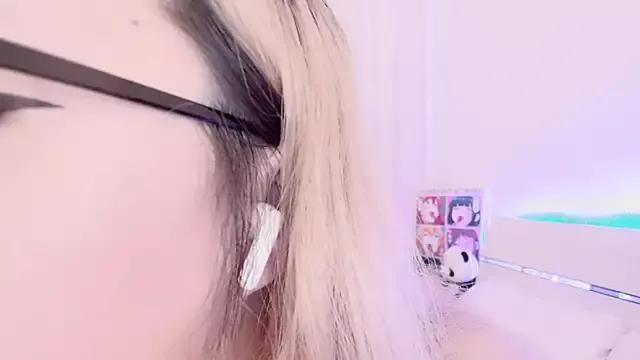 amelia_sunlight from StripChat is Freechat