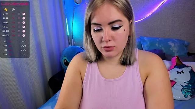 AmiableMuffleGirl from StripChat