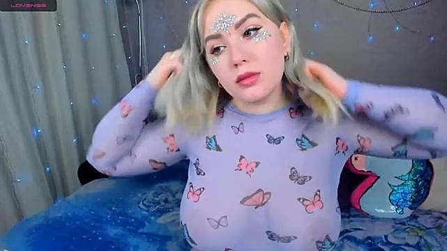 AmiableMuffleGirl from StripChat