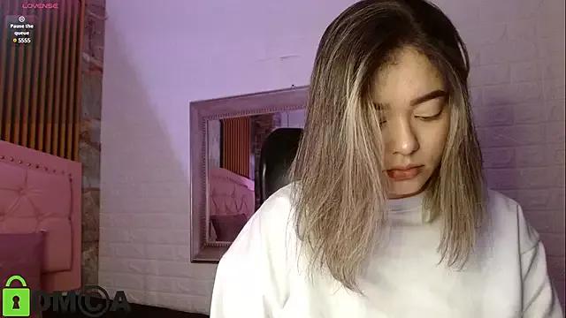 Amy__harper from StripChat is Freechat