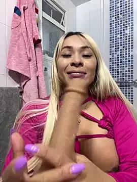 Photos of AmyWillss from StripChat is Freechat