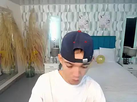 anderson_millers from StripChat is Freechat