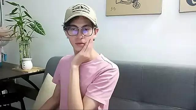 Andy_Rose from StripChat is Freechat