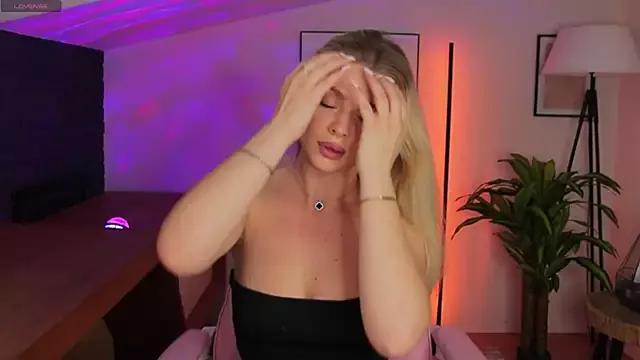 Angel___Blond from StripChat is Freechat
