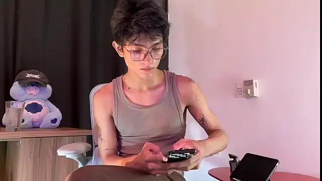 Angel_bunny2 from StripChat is Freechat