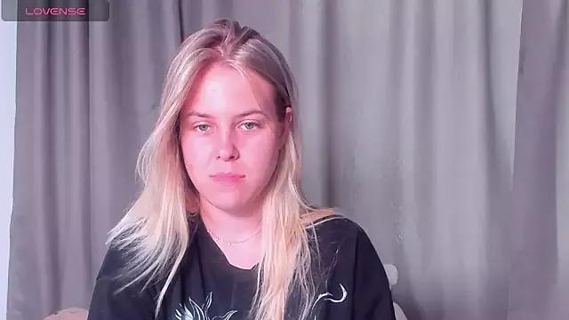 AngelAnty from StripChat is Freechat