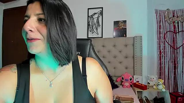 Entertain your itch for girls livestreamers with our collection of stunning models, skilled in the art of temptation and delight.