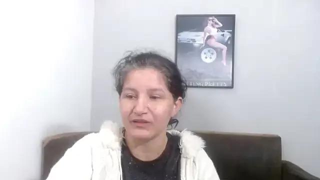 Angelinna_Milf from StripChat is Freechat