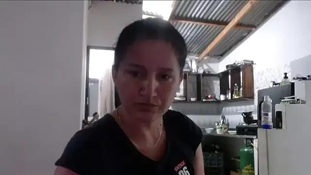 Angelinna_Milf from StripChat is Freechat