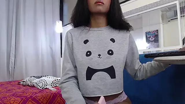 Anniie_miller_ from StripChat is Freechat