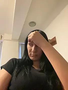 AnnnMary from StripChat is Freechat